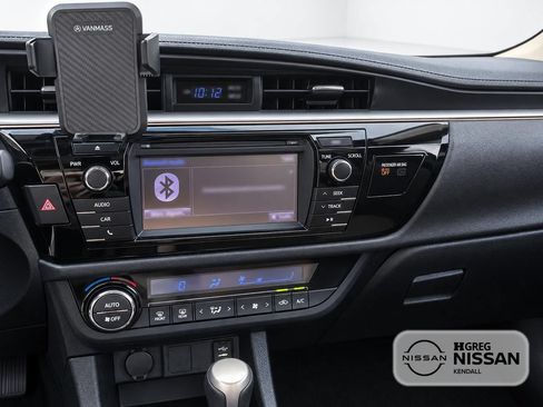 Used 2015 Toyota Corolla LE FWD image 10