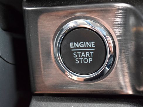 Used 2024 Ford F250 Lariat w/ Black Appearance Package AWD/4WD image 12