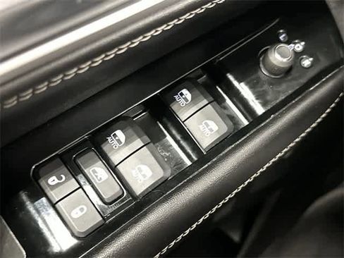 Used 2023 Jeep Wagoneer L Series III w/ Preferred Equipment Group image 20