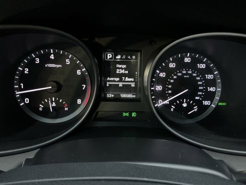 Used 2017 Hyundai Santa Fe Sport image 8