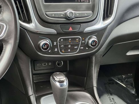 Used 2020 Chevrolet Equinox LT FWD image 4