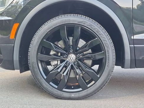 Used 2021 Volkswagen Tiguan SE R-Line AWD/4WD image 19
