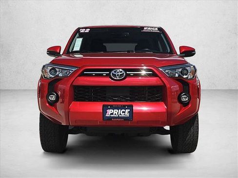 Used 2022 Toyota 4Runner SR5 Premium AWD/4WD image 2