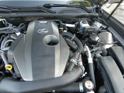 Used 2017 Lexus RC 200t image 77