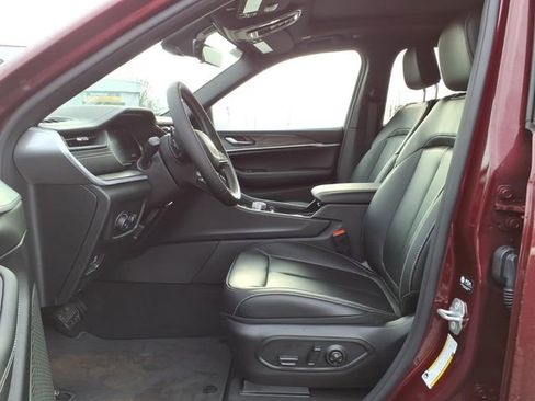 New 2026 Jeep Grand Cherokee Limited image 13