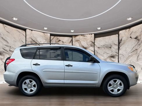 Used 2012 Toyota RAV4 4WD w/ Value Pkg image 4