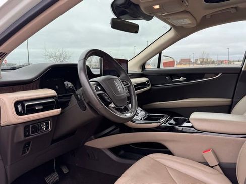 Used 2023 Lincoln Nautilus Reserve AWD/4WD image 10