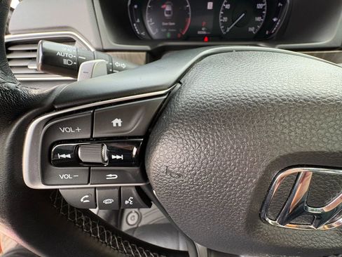 Used 2019 Honda Accord Touring image 14