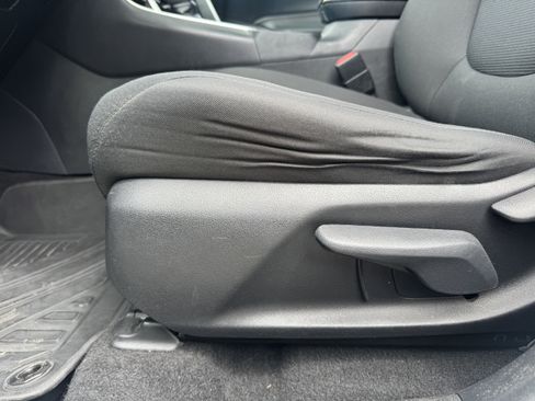 Used 2019 Toyota RAV4 LE FWD image 20