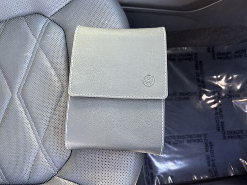 Used 2024 Volkswagen Atlas SE w/ Black Wheel Package image 34