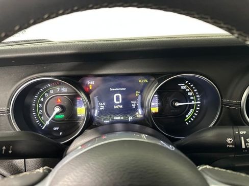 Used 2023 Jeep Wrangler Unlimited Sahara image 17