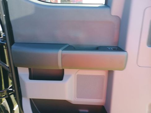 New 2026 Ford F250 XL w/ XL Chrome Package image 17