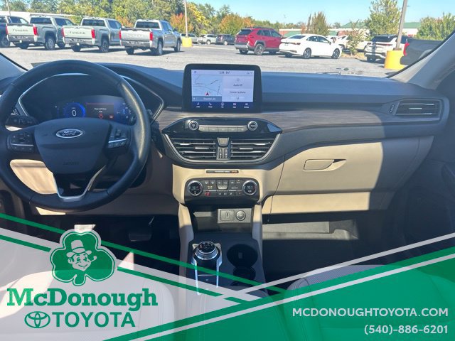 Used 2020 Ford Escape Titanium AWD/4WD image 13