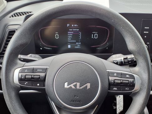 Used 2023 Kia Sportage LX AWD/4WD image 18