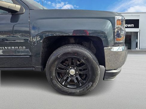 Used 2018 Chevrolet Silverado 1500 LT w/ All Star Edition image 2