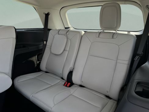 New 2026 Lincoln Aviator 2WD image 24