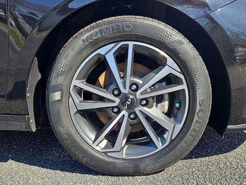 Used 2023 Kia Forte LXS FWD image 8