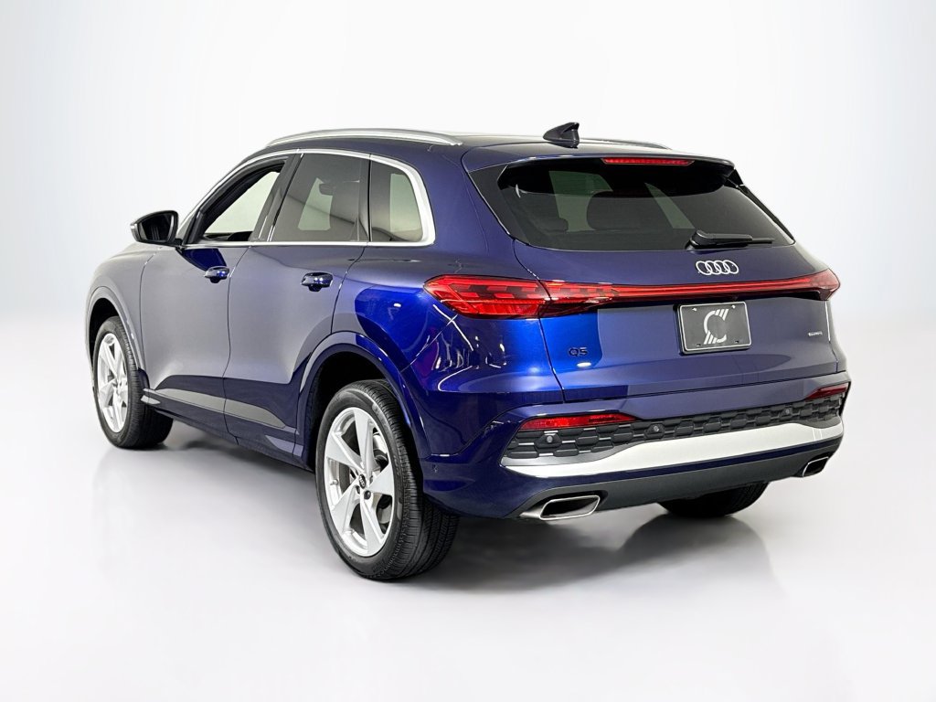 Used 2025 Audi Q5 Premium Plus AWD/4WD image 3