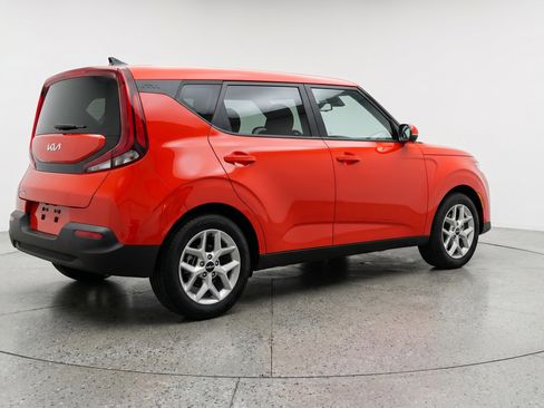 Used 2025 Kia Soul LX w/ LX Technology Package FWD image 9