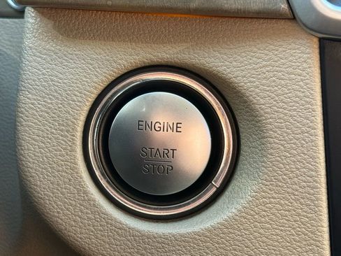 Used 2011 Mercedes-Benz E 550 Sedan image 32