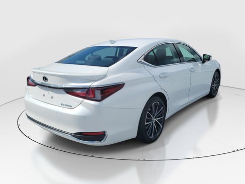 Used 2025 Lexus ES 300h w/ Premium Package FWD image 6