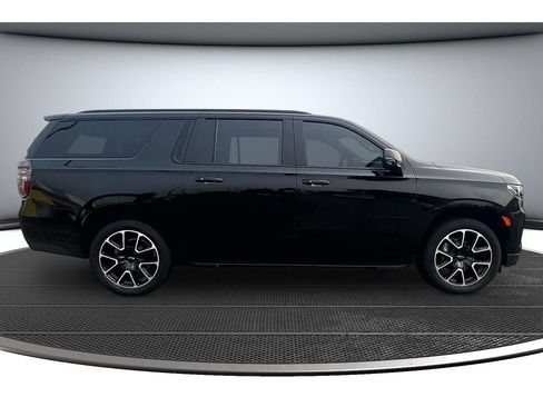 Used 2023 Chevrolet Suburban RST w/ Luxury Package AWD/4WD image 14
