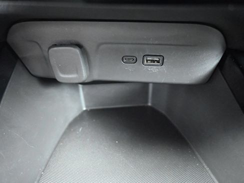Used 2025 Chevrolet Trax RS w/ Driver Confidence Package FWD image 19