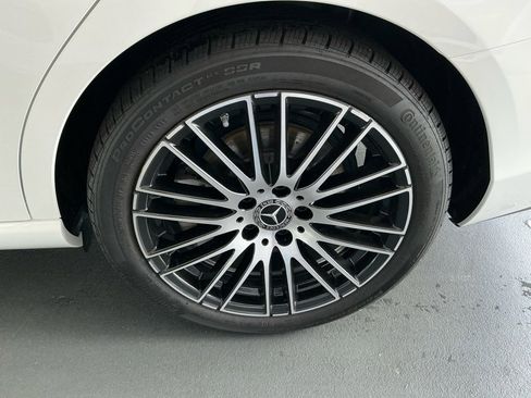 Used 2024 Mercedes-Benz C 300 Sedan image 25