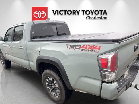 Used 2022 Toyota Tacoma TRD Off-Road w/ Technology Package image 4