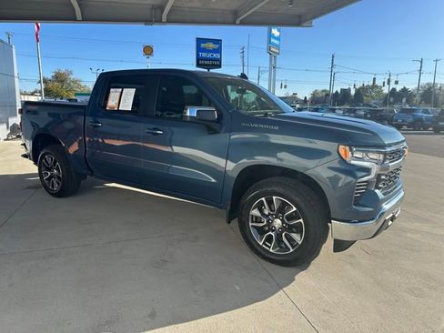 Used 2024 Chevrolet Silverado 1500 LT AWD/4WD image 4