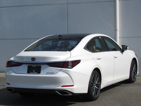 Used 2022 Lexus ES 350 w/ Luxury Package FWD image 6