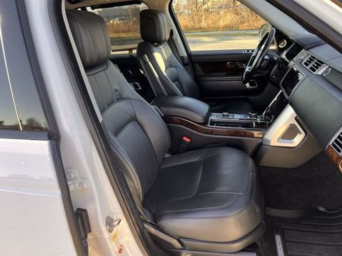 Used 2020 Land Rover Range Rover HSE image 22