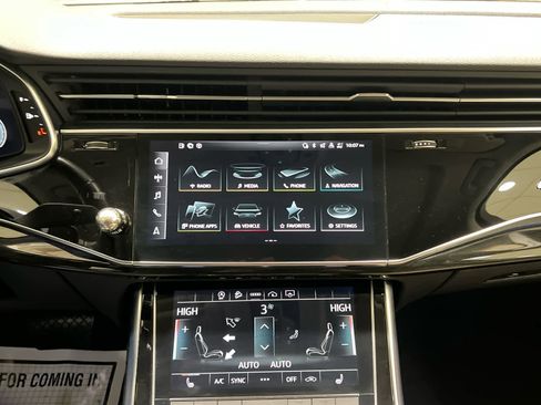 Used 2022 Audi Q7 Premium Plus image 33