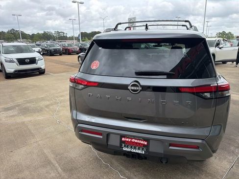 New 2026 Nissan Pathfinder SL FWD image 3