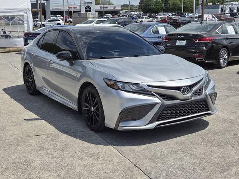 Used 2021 Toyota Camry XSE image 1