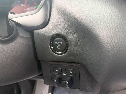 Certified 2025 Toyota Sequoia SR5 AWD/4WD image 19