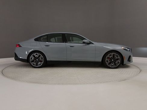 New 2026 BMW i5 eDrive40 w/ M Sport Package image 6