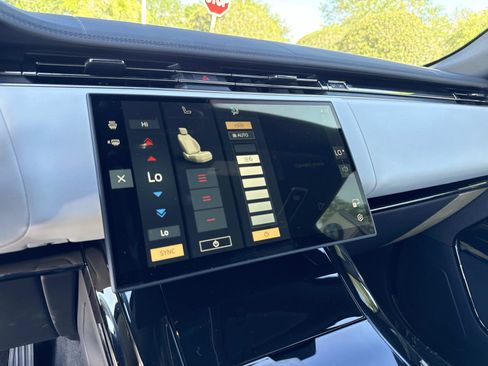 Used 2025 Land Rover Range Rover Sport S image 27