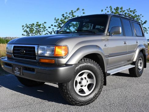 Used 1997 Toyota Land Cruiser image 1