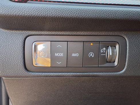New 2026 Chevrolet Traverse RS w/ LPO, Floor Liner Package AWD/4WD image 9