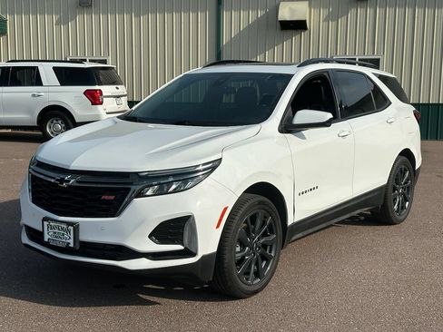 Used 2022 Chevrolet Equinox RS w/ LPO, Floor Liner Package AWD/4WD image 4
