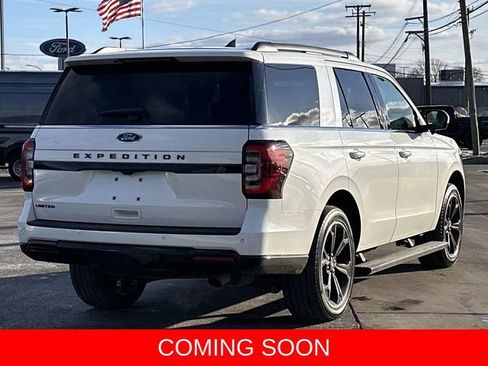 Used 2024 Ford Expedition Limited image 3
