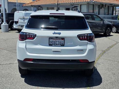 Certified 2022 Jeep Compass Latitude FWD image 7