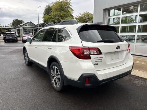 Used 2018 Subaru Outback 2.5i Limited AWD/4WD image 3