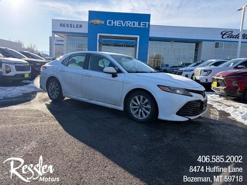 Used 2019 Toyota Camry LE image 1