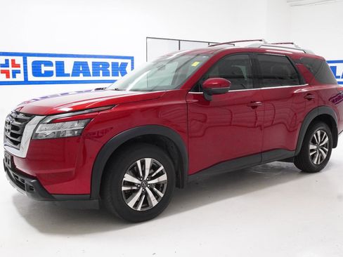 Used 2023 Nissan Pathfinder SL FWD image 11