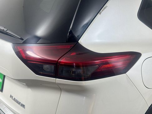 Used 2022 Nissan Rogue Platinum w/ Head-Up Display Package image 34
