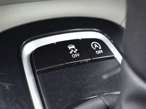 Used 2022 Toyota Corolla Cross L AWD/4WD image 16