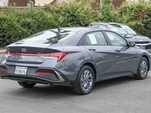 Certified 2025 Hyundai Elantra Blue image 4