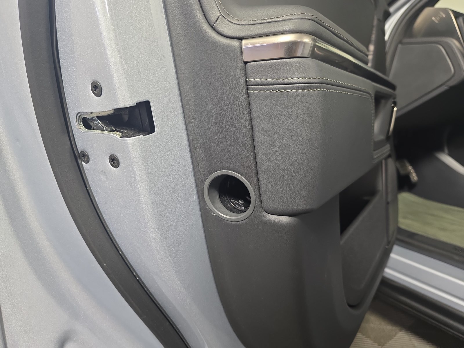 Used 2022 Rivian R1S Launch Edition Quad AWD/4WD image 30